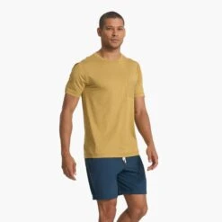 Vuori Men's Tradewind Performance Tee -PineTrail Store vuori mens tradewind performance tee 4