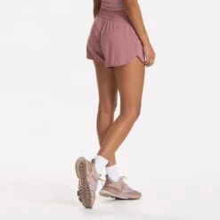 Vuori Women's Clementine 4" Short 2.0 12 Vuori Women's Clementine 4" Short 2.0 -PineTrail Store vuori womens clementine 4 short 20 4