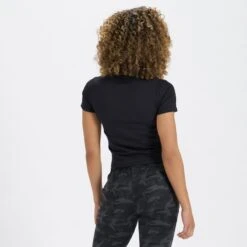 Vuori Women's Mudra Fitted Tee -PineTrail Store vuori womens mudra fitted tee 2