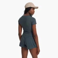 Vuori Women's Mudra Fitted Tee -PineTrail Store vuori womens mudra fitted tee 3