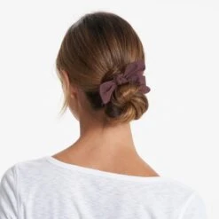 Vuori Women's Tie Scrunchy -PineTrail Store vuori womens tie scrunchy 2